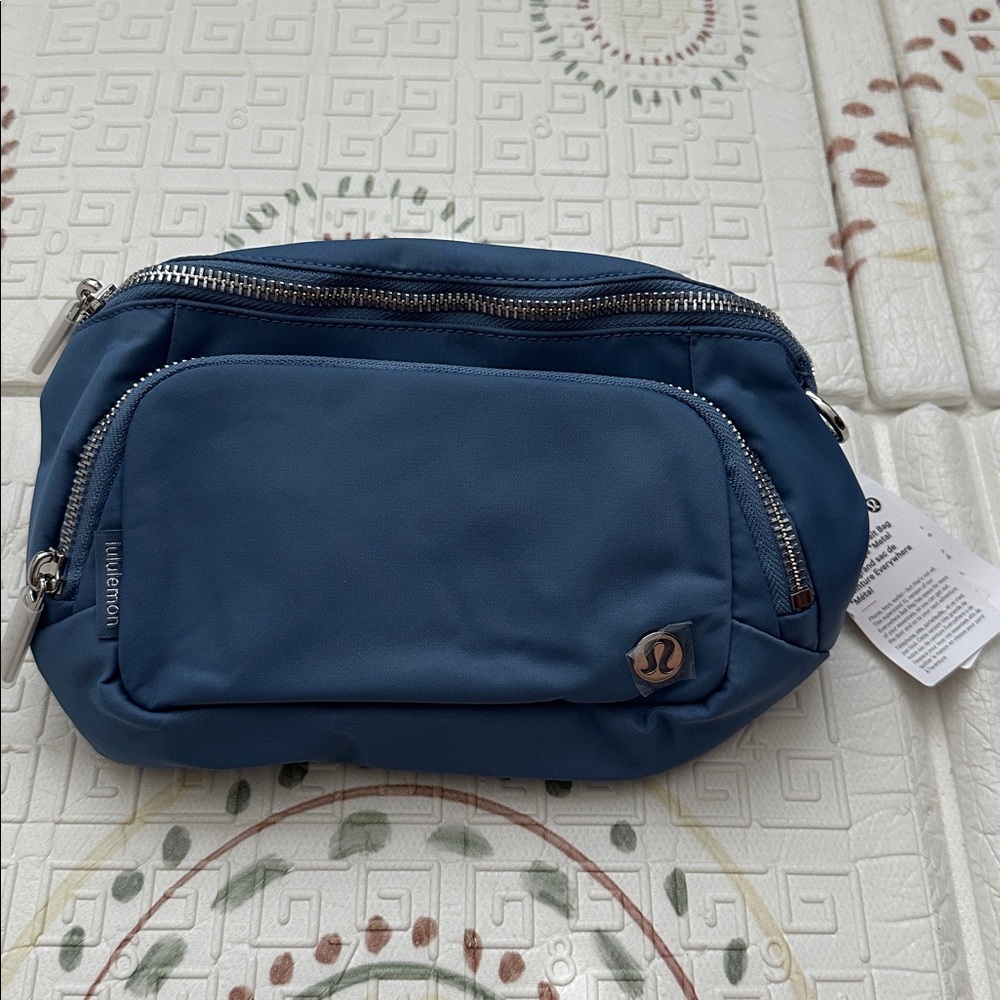 Lululemon Belt Bag - Large